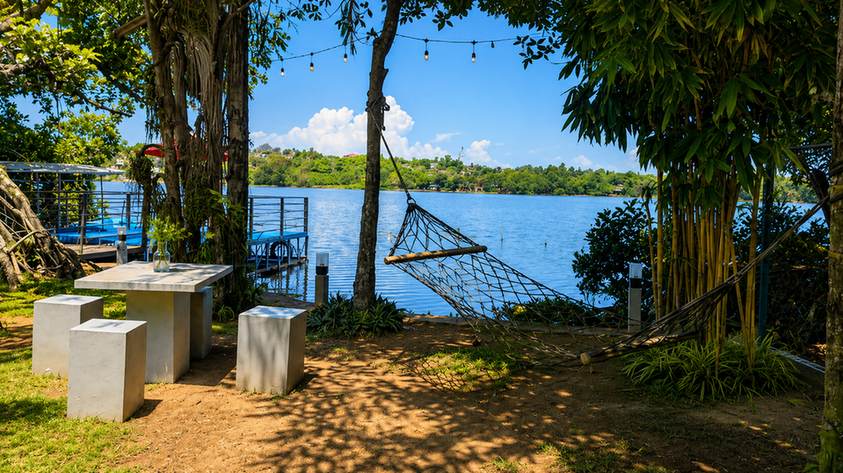බොල්ගොඩ වැව අසබඩ උද්යාන ආසන සහ හෑමොක් එකක්